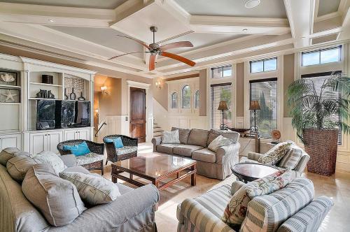 Gigglin Marlin Home