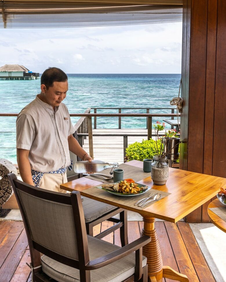 Hotel Dusit Thani Maldives