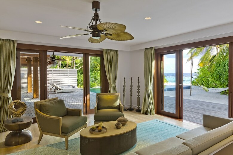 Hotel Dusit Thani Maldives