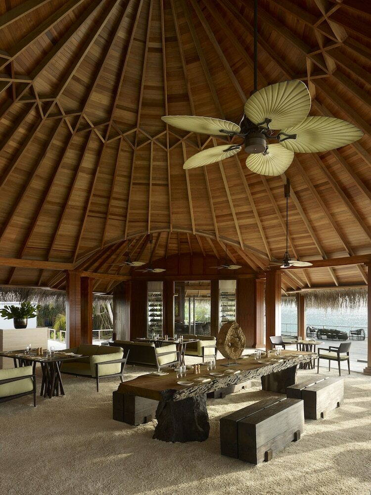 Hotel Dusit Thani Maldives