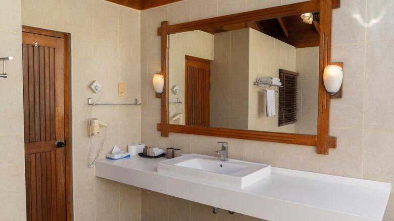 Hotel Reethi Beach Resort