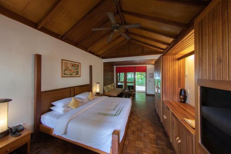 Hotel Reethi Beach Resort