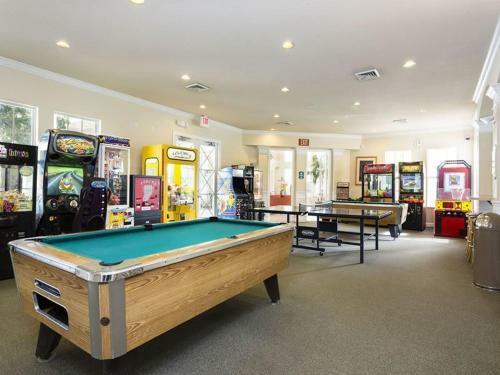 Spacious 4 Bed Pool Home Near Disney In Gated Resort