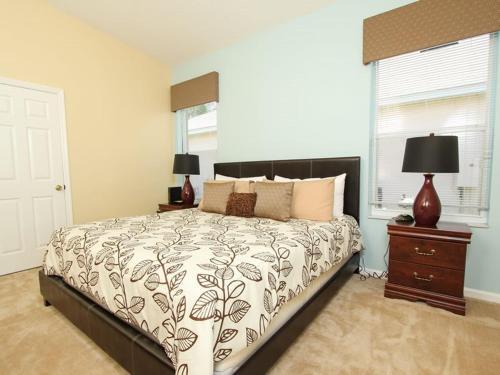 Spacious 4 Bed Pool Home Near Disney In Gated Resort
