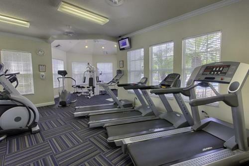 Spacious 4 Bed Pool Home Near Disney In Gated Resort