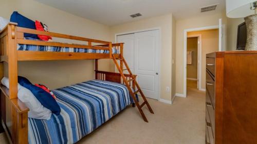 4 Bedroom 3 Bath Town Home With Pool In Paradise Palms