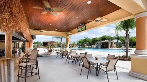 4 Bedroom 3 Bath Town Home With Pool In Paradise Palms