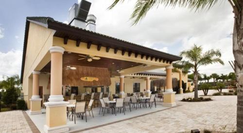 4 Bedroom 3 Bath Town Home With Pool In Paradise Palms
