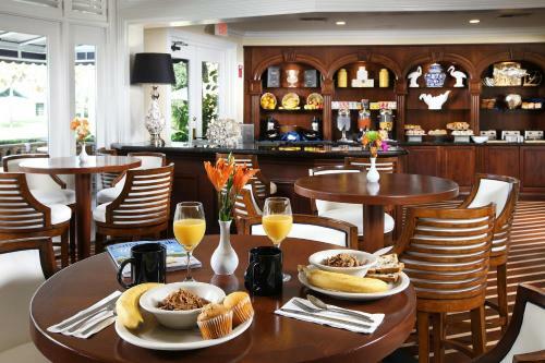 Hotel Inn At Pelican Bay