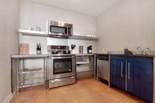 Apartamento Two-bedroom, Two-bath Industrial Apt In Nola C.b.d.