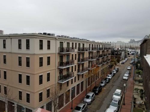 Apartamento Three-bedroom, Two-bath Industrial Apt In Nola C.b.d.