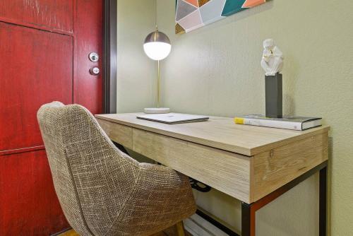 Apartamento Three-bedroom, Two-bath Industrial Apt In Nola C.b.d.
