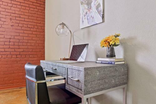 Apartamento Three-bedroom, Two-bath Industrial Apt In Nola C.b.d.