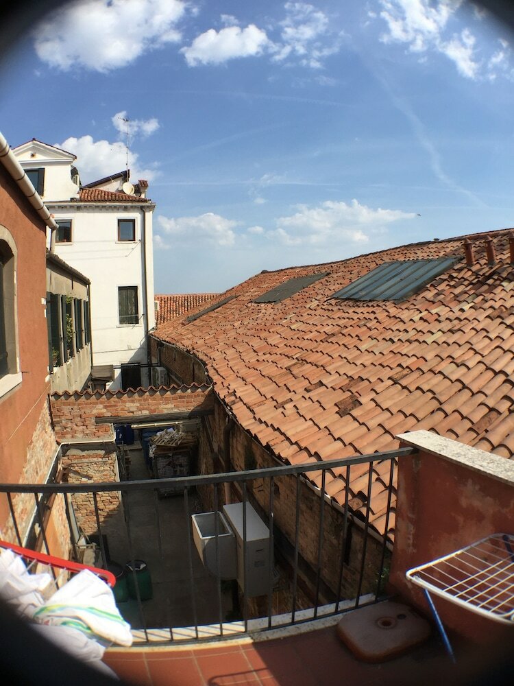 Hostal Harry's Guest House