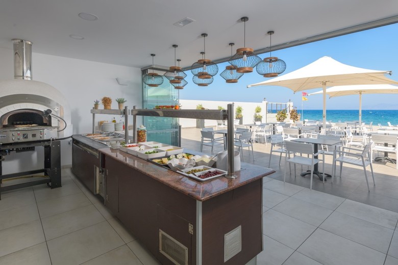 Hotel Avra Beach