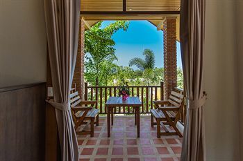 Hotel Chalong Chalet Resort & Spa