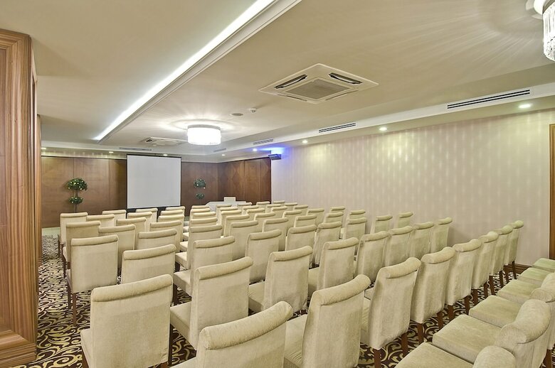 Tugcu Hotel Select