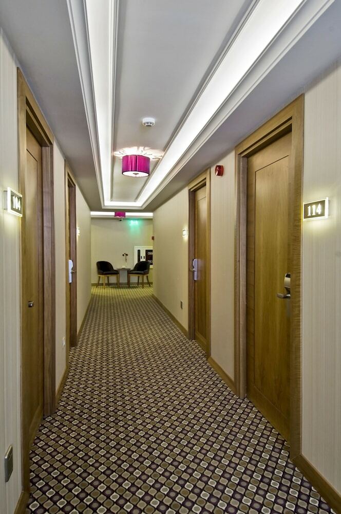 Tugcu Hotel Select