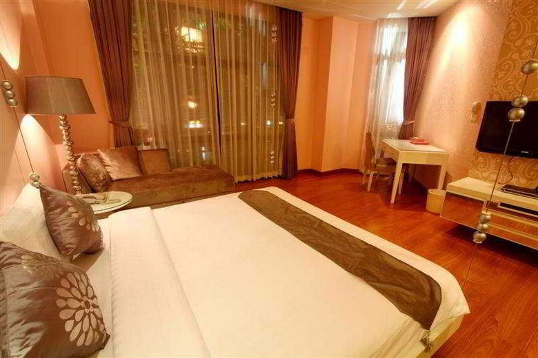 Hotel Glitz