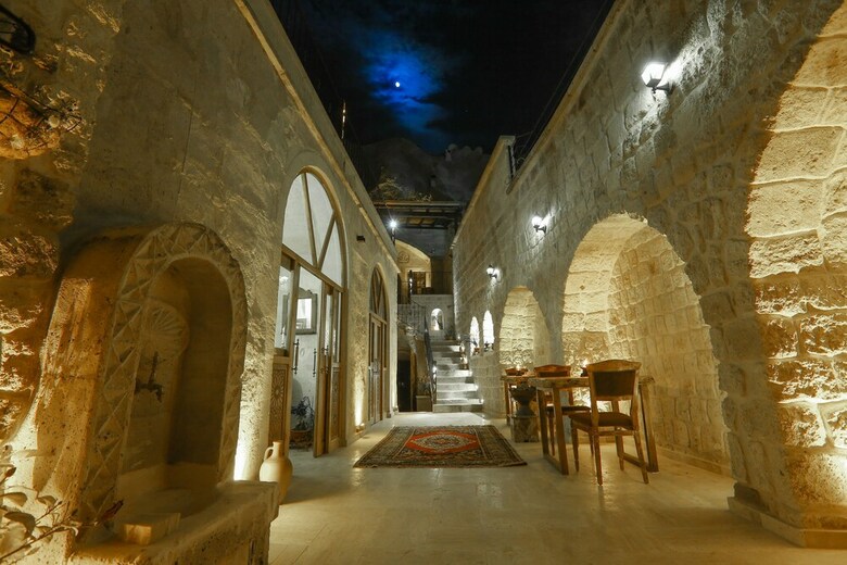 Hotel Oread Cave Suites