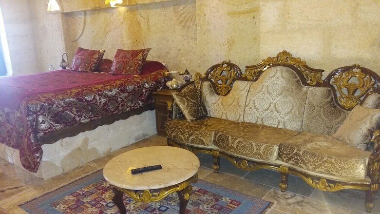 Hotel Oread Cave Suites