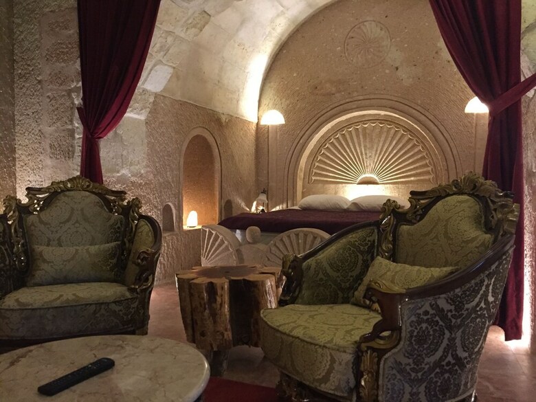 Hotel Oread Cave Suites
