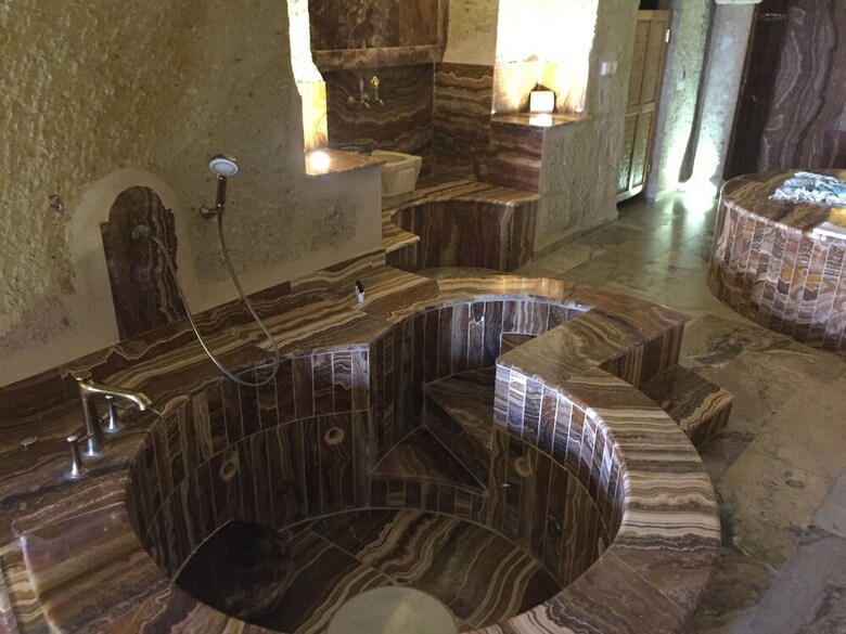 Hotel Oread Cave Suites