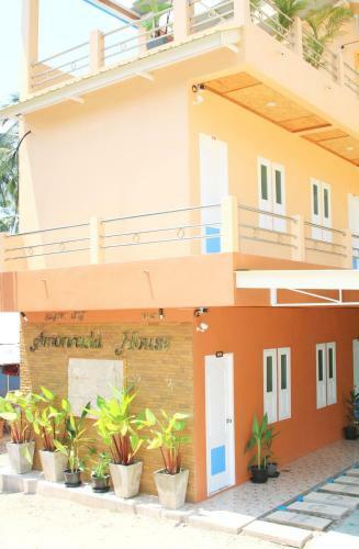 Hostal Amonrada House