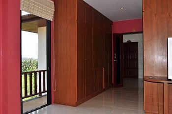 Hotel Baan Chayna Lounge Resort