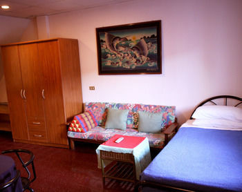 Hotel Karon Cafe Inn