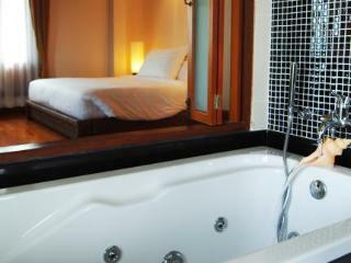 Hotel The Chalet Phuket Resort