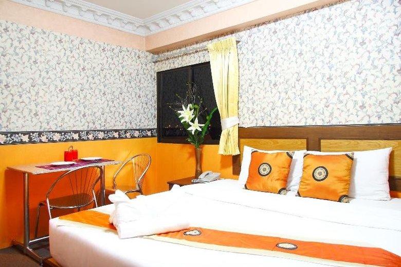 Tara Lake Airport Hotel