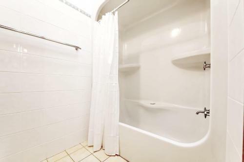 Villa Bay Parklands, Townhouse 15, 2 Gowrie Avenue