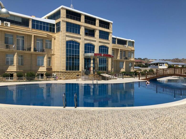 Aysberq Hotel