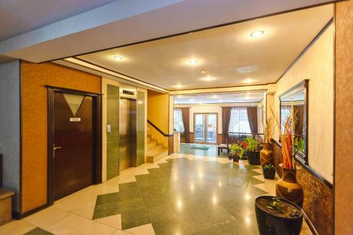 Diplomat Hotel
