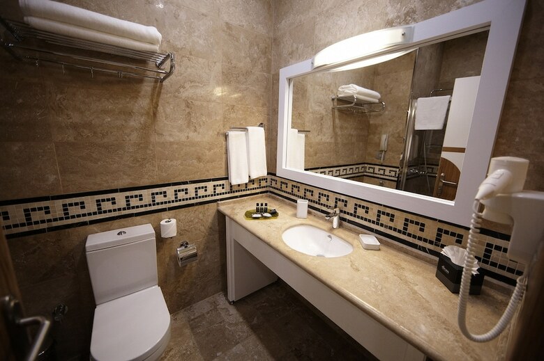 Divan Express Baku Hotel