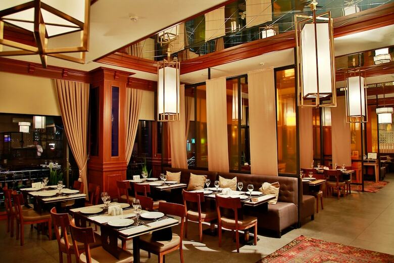Divan Express Baku Hotel