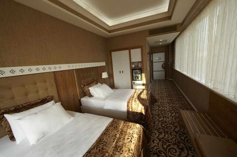 Divan Express Baku Hotel