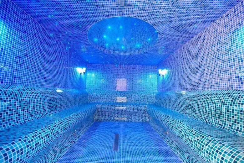 Divan Express Baku Hotel
