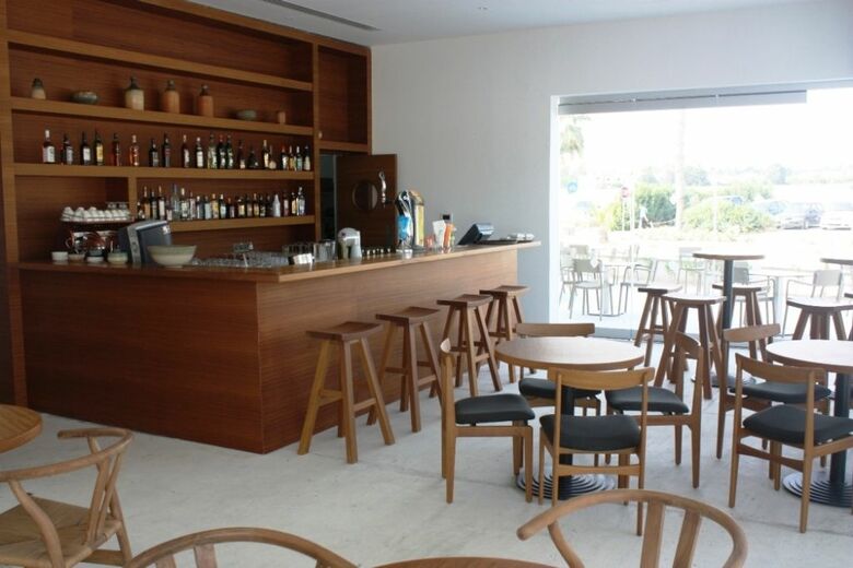 Amphora Hotel & Suites