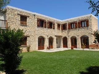 Paradisos Hills Hotel