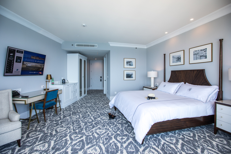 Royal Blue Hotel