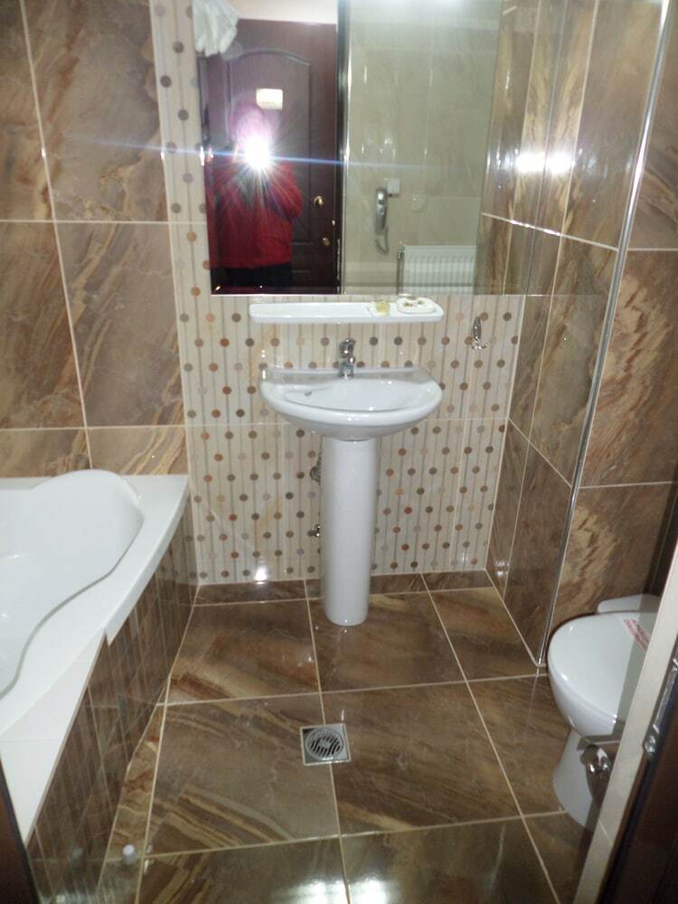 Hotel Kosta Famissi