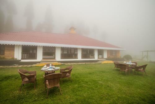 Hotel Chamong Chiabari - Mountain Retreat & Spa