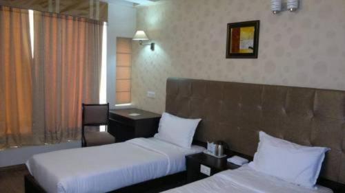Hotel Rousha Inn