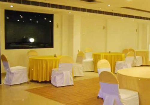 Hotel Rousha Inn