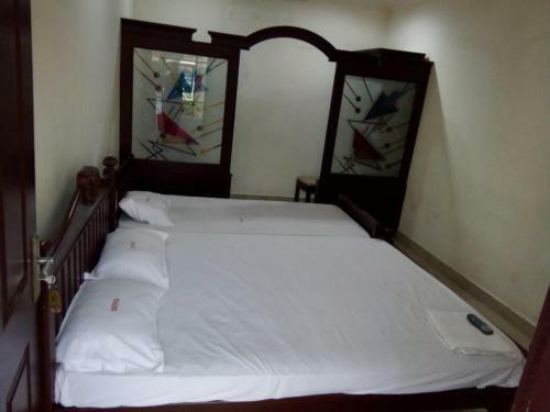 Hotel Sathya Inn