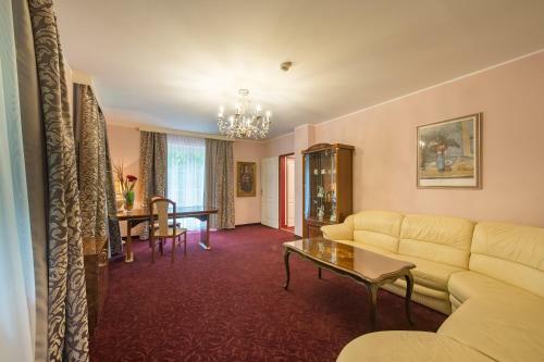 Schl�ssl Hotel Kindl