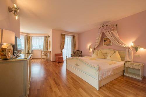 Schl�ssl Hotel Kindl