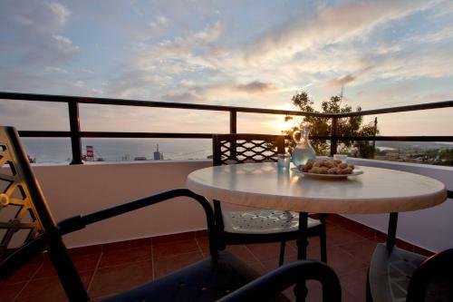Nikos Apartments